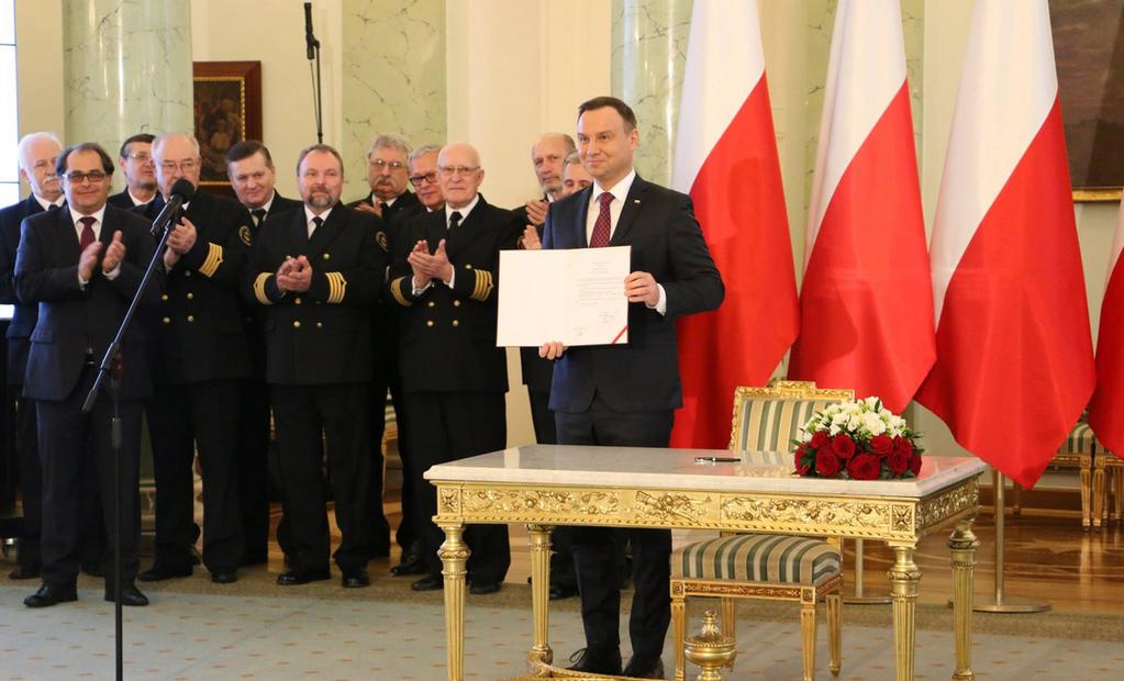 06 marca 2017 Andrzej Duda, prezydent RP ratyfikował ustawę o europejskiego porozumienia w sprawie głównych śródlądowych dróg wodnych o