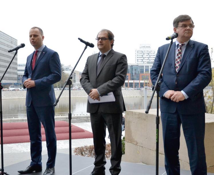 11 kwietnia 2016 r Minister Gospodarki Morskiej i Żeglugi Śródlądowej przedstawił we Wrocławiu