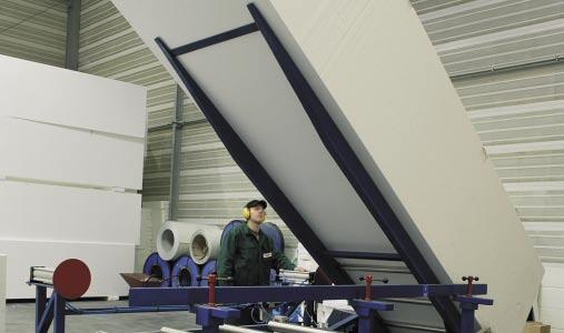 5mm storio ir padengti apsauginėm organinėm dangom. Plokštės užpildą sudaro savaime gęstantis putų polistirenas, kurio tankis 16.2kg/m 3.