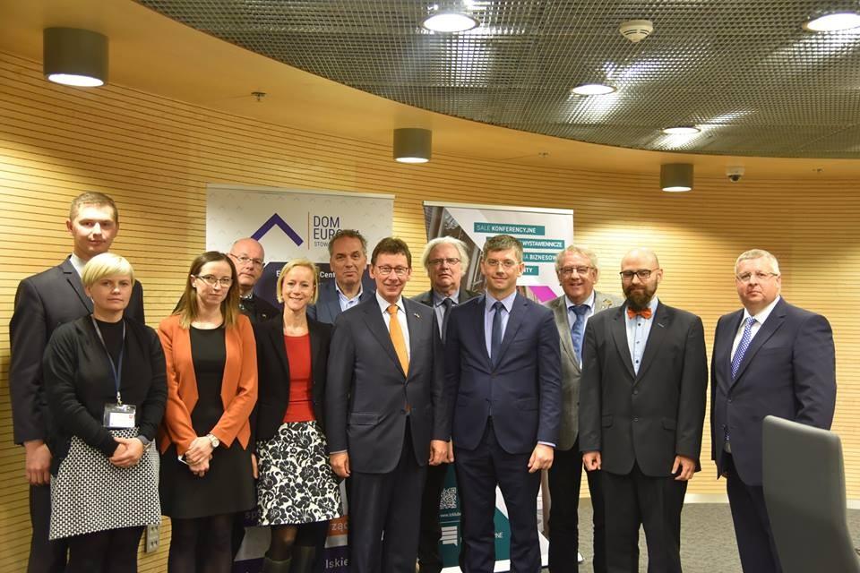 Spotkanie z przedstawicielami Prowincji Gelderland W dniu 13 października przedstawiciele Zarządu Stowarzyszenia "Dom Europy" spotkali się z oficjalną delegacją holenderskiej prowincji Gelderland z