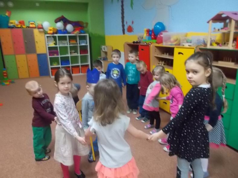 Urodzinki Czarka 8 Marca w przedszkolu swoje 5 Urodziny świętował Czarek z grupy Krabiki.