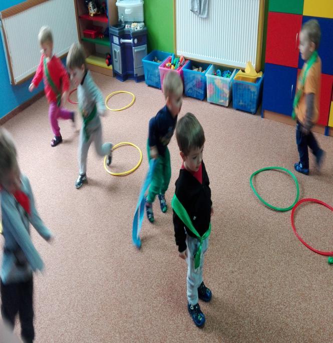 Bawiliśmy się w zabawę badawczą Jak powstaje zielony kolor?