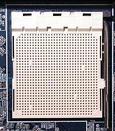 PGA Socket 939 Socket 939 jest podstawką dla procesorów AMD, wprowadzoną do użytku w komputerach