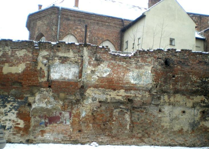 ZADANIA W PRZYGOTOWANIU ZAKRES RZECZOWY MUR PRZY UL. SZEROKIEJ Wykonanie drenażu opaskowego Wykonanie przemurowań muru.