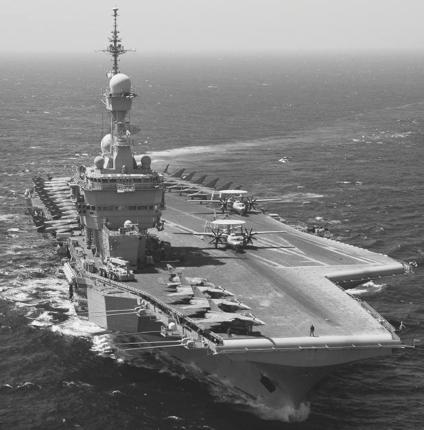 4 Piotr L. Wilczyński o numerze burtowym L klasy Ocean (HMS Ocean). Pozostałe helikopterowce są okrętami transportowo-desantowymi.