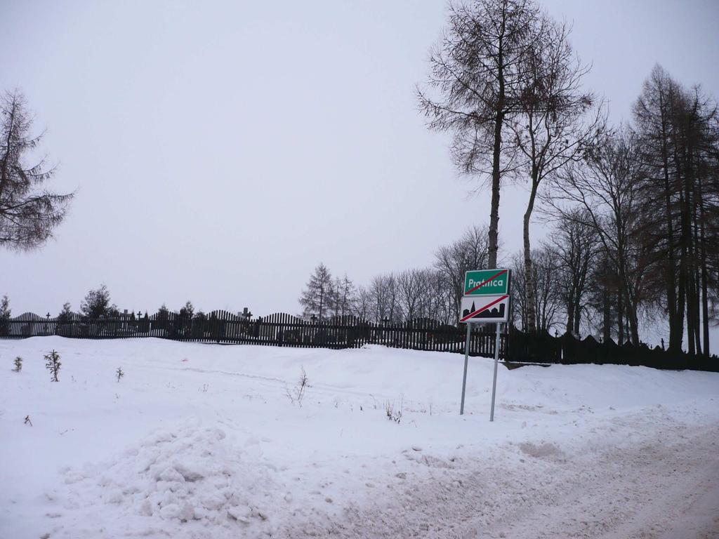 2.4. CHARAKTERYSTYKA MIESZKAŃCÓW W latach 2003 2009 w Prątnicy zamieszkiwała następująca liczba osób: rok 2003 634 osób rok 2004 644 osób rok 2005 635 osób rok 2006 631 osób rok 2007 628 osób rok