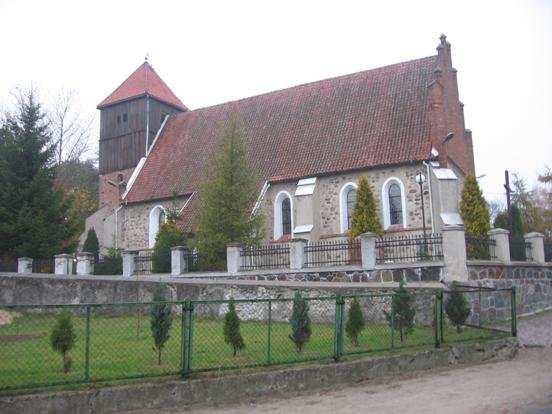 napisem ECCESIS DEO ANNO 1697. 1 2.2. FUNKCJE, JAKIE PEŁNI WIEŚ Prątnica to jedna z 27 wsi sołeckich w Gminie Lubawa. Wieś połoŝona jest w odległości 5 km od Lubawy przy drodze powiatowej nr 1222.