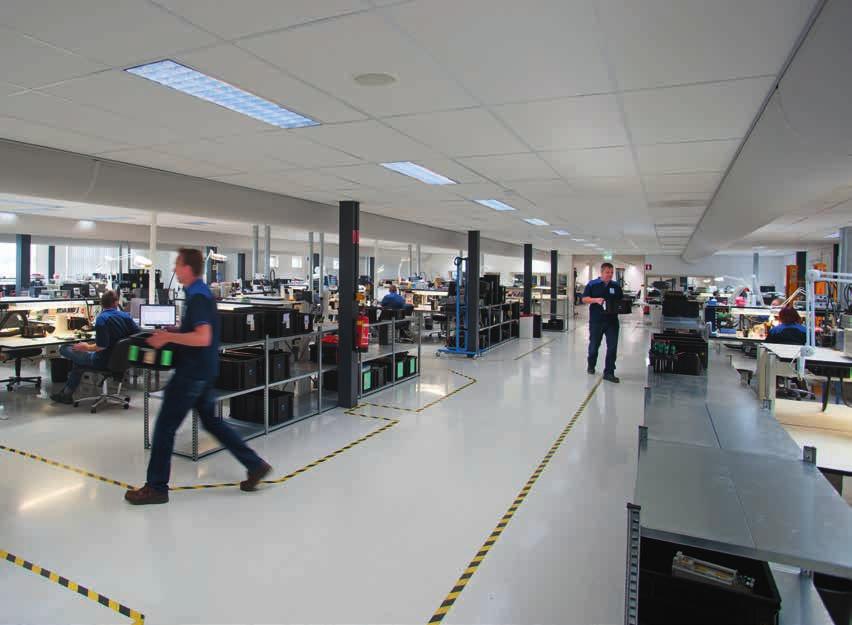 NAPRAWA ELEKTRONIKI W ROBOTYCE UNIS Group posiada doświadczenie w zakresie naprawy: Zasilaczy Pilotów robotów Serwonapędów używanych w robotach Płyt procesorów Płyt serwoprocesorów Płyt zabezpieczeń