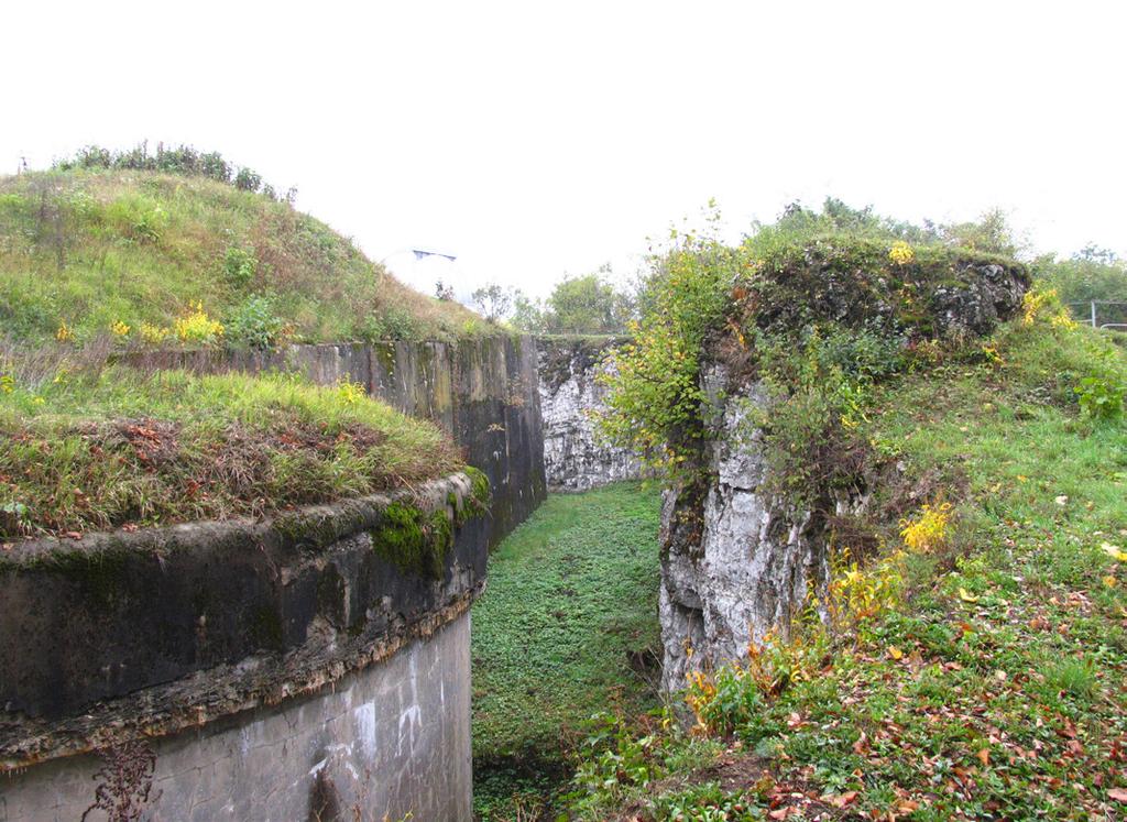 Krakow III DEFENSIVE Fortress SECTOR Fort Skała Group 1. Fort 38 Skała, 171 Orla Street It is an unusual, early armoured fort which combines the features of a mountain fort and an armoured fort.