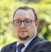 PRODUKCJA MOTORYZACYJNA OKIEM EKSPERTA RAFAŁ ORŁOWSKI Partner w AutomotiveSuppliers.pl PRZEMYSŁ MOTORYZACYJNY MA SIĘ BARDZO DOBRZE Na bieżący 2017 rok można spojrzeć z kilku stron.