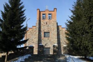 Pomimo cichości i spokoju miejsca, tragiczne wydarzenia naszej historii nie ominęły Przytuł. Na cmentarzu wytyczonym w 1805 roku znajduje się Pomnik Sybiraków - wywiezionych przemocą w głąb Rosji.