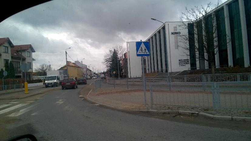 przejście ulicą Kopernika do skrzyżowania z ulicą Płocką; droga dobra, przejście chodnikami 2) Skrzyżowanie ulic