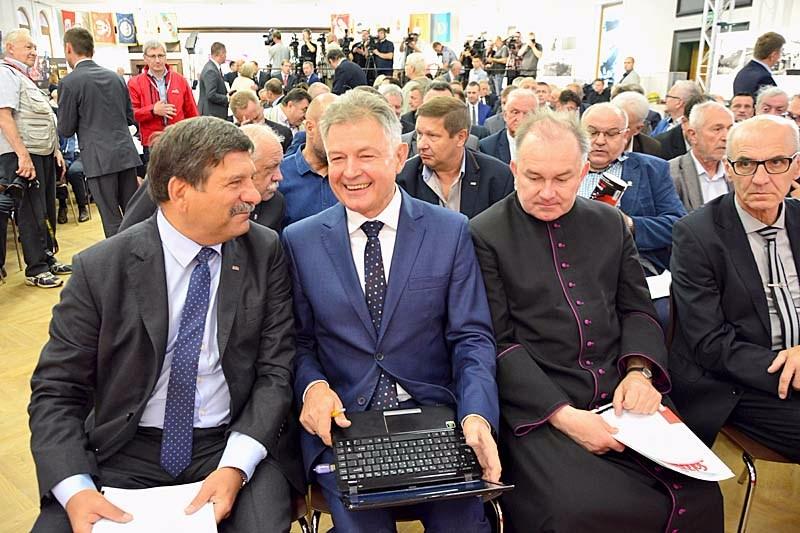 Miejsce konferencji symboliczna sala BHP w której 37 lat temu podpisano Porozumienia Gdańskie, wskazywało na jakich wartościach powinna opierać się nowa Ustawa Zasadnicza.