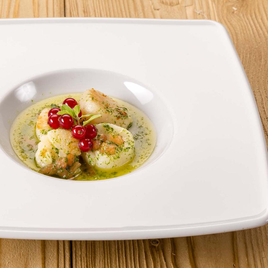 Przykładowe menu: Zupa Dwukolorowy krem z cukinii Danie główne Pieczona kaczka, jabłko z żurawiną, kluski śląskie, sos calvados Deser Beza z bitą śmietaną i świeżymi owocami I Danie gorące Policzki