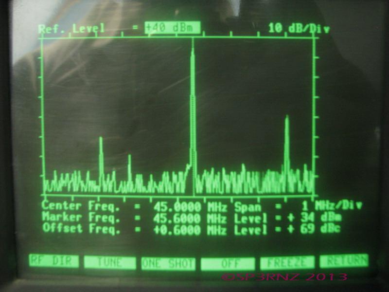 A tak wygladało widmo sygnału poniżej 70Mhz Widoczny peak sygnału 45.6MHz zaledwie 3dB poniżej nośnej 70Mhz, poniżej markera szpilki 35 i 21 MHz, powyżej szpila na 49.035Mhz z poziomem -2dbm.
