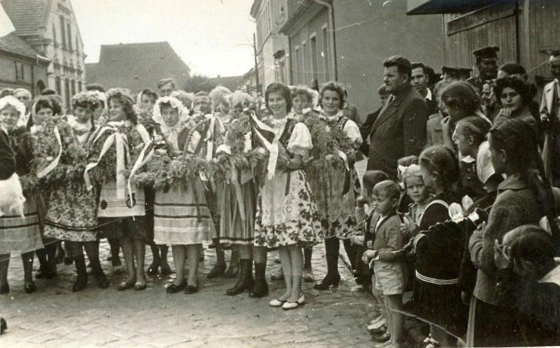 Występ chóru podczas dożynek
