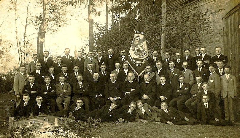 Poświęcenie sztandaru Towarzystwa Młodzieży Polskiej w Nowym