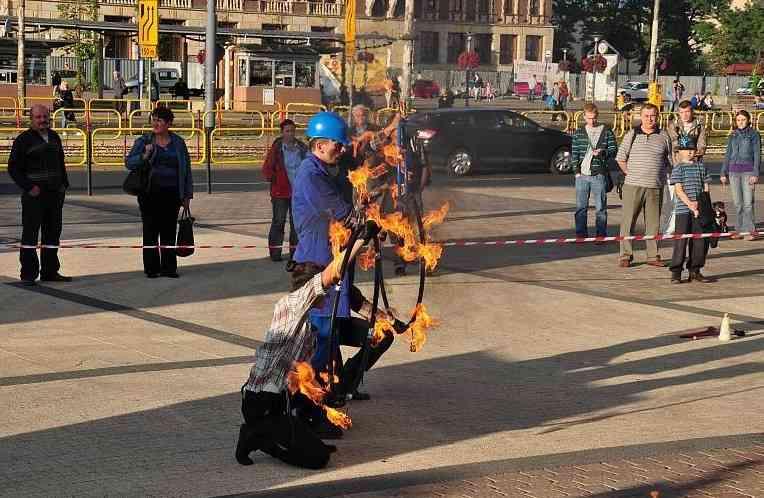 Fireshow przygotowane na specjalną okazję. Widowisko taneczno teatralne traktujące o historii miasta.