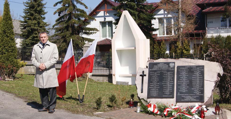 Filipowice Przy kościele parafialnym pw.