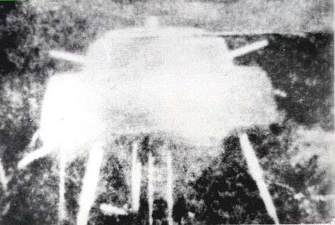 P-111 Rys. P20. Jonowy obraz wiru magnetycznego u lądującego UFO typu K4.
