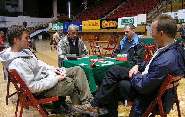 Łączony Turniej Parami, Elbląg Mrągowo Olsztyn, (Cavendish), 4.10.2004r., (67 par) 1. Bogusław Gierulski - Mirosław Wołek 77.50 imp 2. Mirosław Cichocki - Roman Kierznowski 61.21 3.