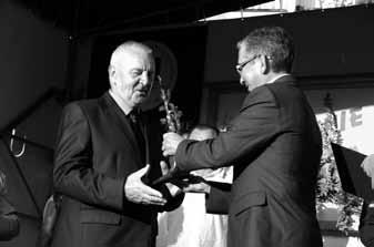 12 MOJA SPÓŁDZIELNIA 11/2011 W Doceniony, a więc potrzebny yróżnienie przyjmuję jako nagrodę za działalność na rzecz mieszkańców naszego miasta.