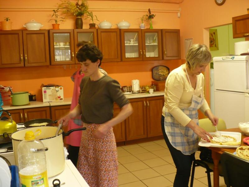 potrzebne gospodarsta Domu posłkó, samoobsług, sałatk, pracon uczą zabay