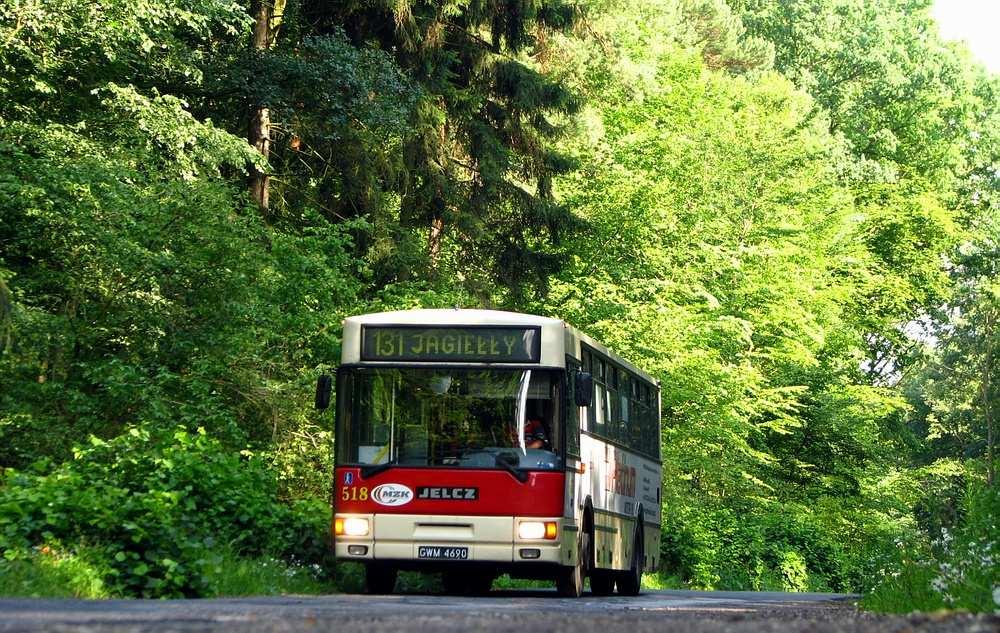Z Ŝycia GKMKM 10 lat Jelczy 120MM/2 W 1998 roku do Gorzowa przybyły bardzo nowoczesne jak na swoje czasy autobusy Jelcz 120MM/2.
