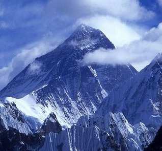 Oferta trekkingowa Istnieje możliwość zabrania ze sobą rodziny, przyjaciół lub sponsorów na trekking do bazy pod Everestem Harmonogram tekkingu ( strona Tybet ) koszt 7500 usd organizację wyprawy,