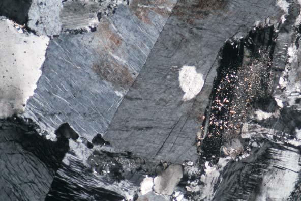 Lewicka i Franus 2014 / Gospodarka Surowcami Mineralnymi Mineral Resources Management 30(1), 69 84 71 charakteru i genezy tych niejednorodnoœci stanowi³o g³ówny cel podjêtych badañ.