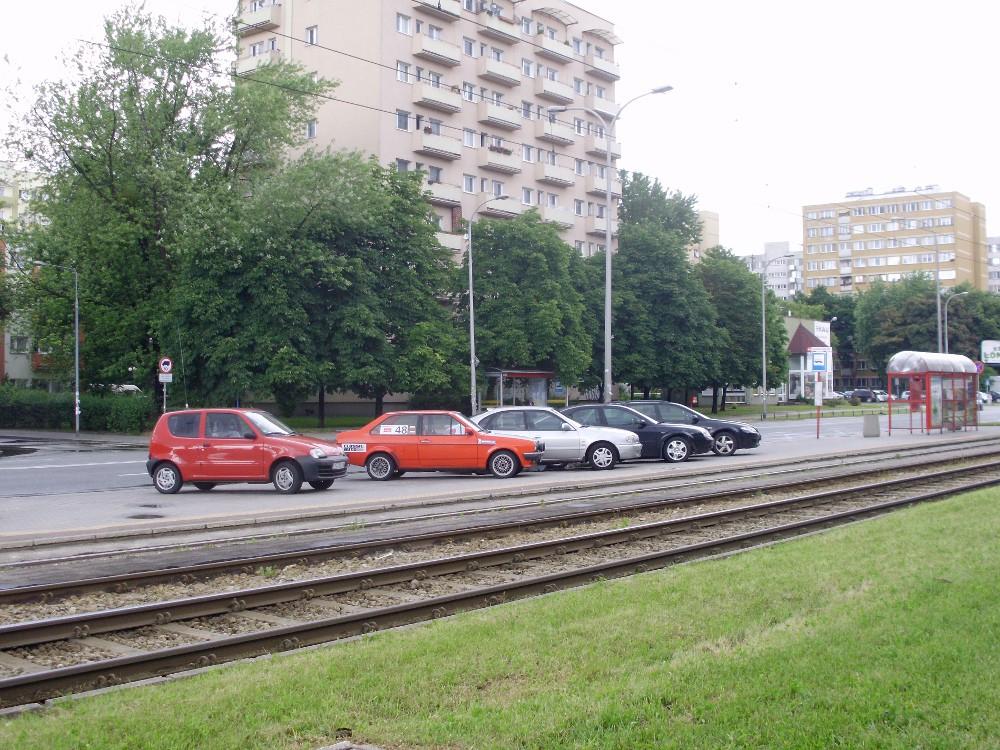 blicznego Veturilo przewiduje się umieszczenie takiej stacji w rejonie stacji metra Wierzbno 25. Analizowana trasa rowerowa w ul.