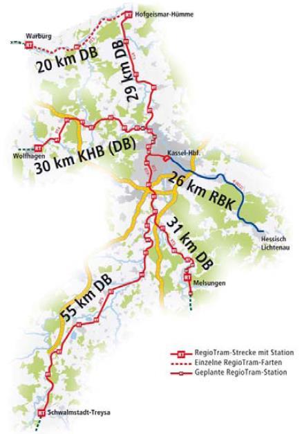 6. Dwusystemowy tramwaj RegioCitadis firmy Alstom poruszający się po torowiskach tramwajowych na ulicach Kassel [8] Aktualnie w rejonie Kassel funkcjonują 4 linie RegioTram o numerach 3, 4, 5 i 9 na