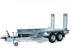 Burty z blachy lub aluminium DMC 1400 3500 kg Rodzaje zawieszenia: dwie osie hamowane 23-27 BOAT Przyczepy do transportu jachtów i łodzi.