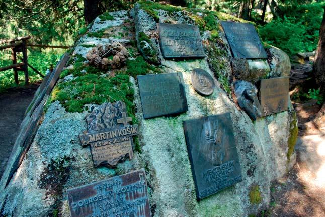 Łomnicy oraz od Smokowca do Tatrzańskiej Polanki. W dniu 13 sierpnia 1912 uruchomiona zosta linia do Szczyrbskiego Jeziora.
