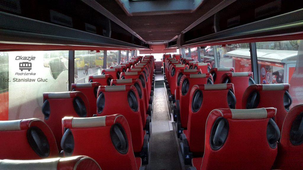 Skórzane fotele, klimatyzacja, podwójne gniazda 230V, WiFi, toaleta dla klientów to standard. Ten standard przejmują inni przewoźnicy na wzór Polskiego Busa.