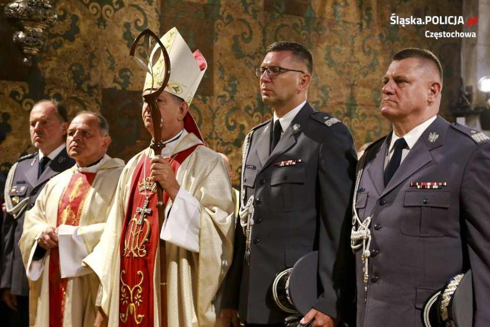 Szymczykiem i Zastępcą Komendanta Głównego Policji nadinspektorem Janem Lachem na czele oraz przedstawicielami Ministerstwa Spraw Wewnętrznych i Administracji.