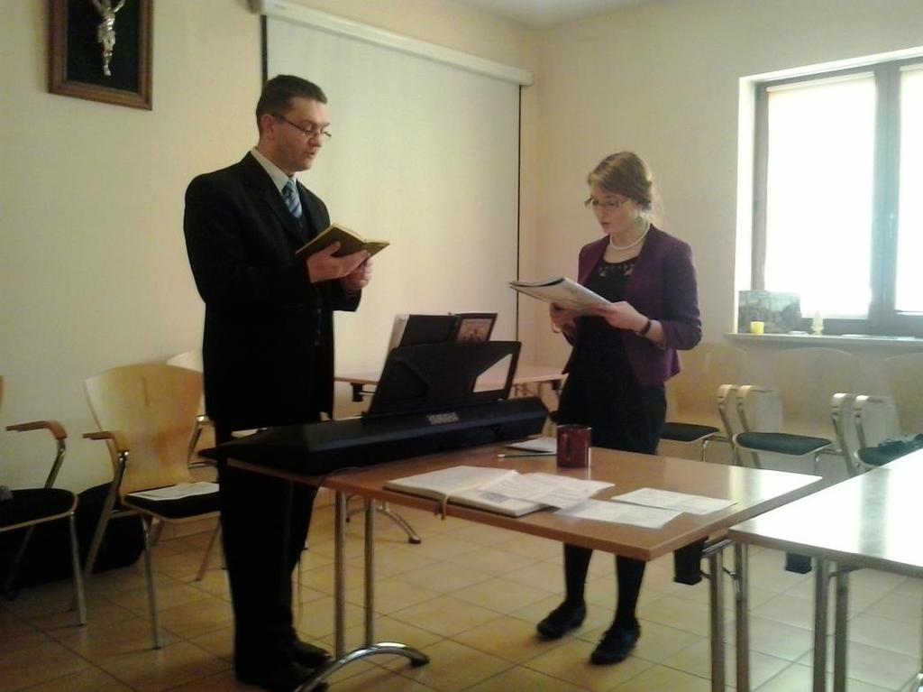 Obecnie pan Andrzej Siedlecki jest pierwszym organistą w