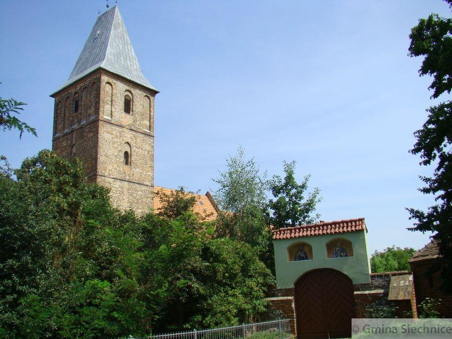 . Od średniowiecza wiele wsi należało do wrocławskich zakonów czy kościołów, później również do rady miejskiej i do mieszczan wrocławskich.