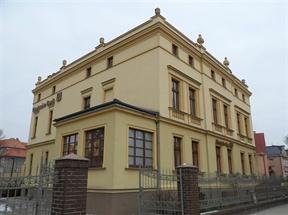 Obecnie użytkownikiem willi jest oddział Deutsche Bank PBC SA w Lesznie. Budynek wpisany został do rejestru zabytków decyzją 248/Wlkp/A z dnia 26 września 2005 r.