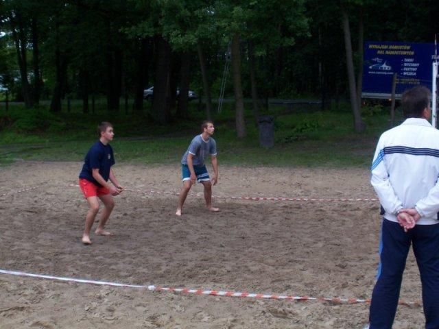 Gminne zawody w piłce plażowej chłopców 19 czerwca Skład drużyny : 1.