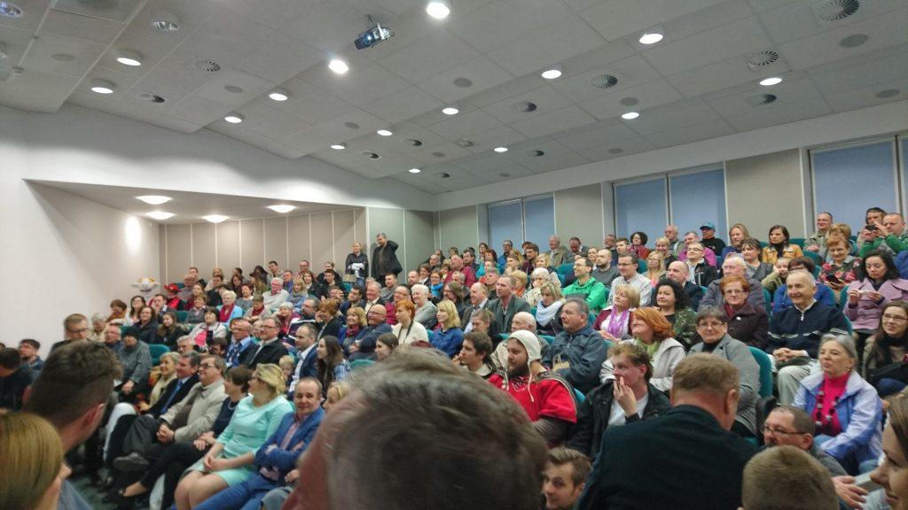 Ogólnie wszystkie wykłady cieszyły się wielkim zainteresowaniem, co bardzo ucieszyło organizatorów. Ok dość o wykładach i jedzeniu.