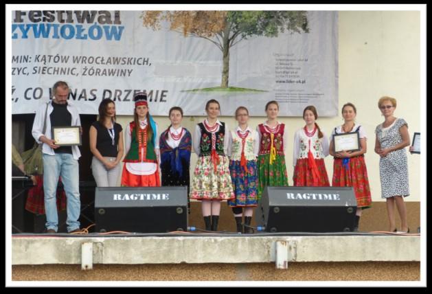różnych technik plastycznych, takich jak malarstwo, rysunek, grafika, rzeźba,