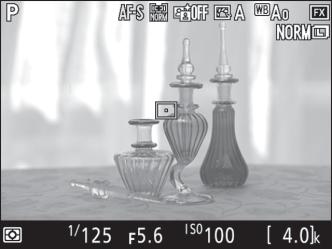 Tryb & Opis AF ze śledzeniem ruchu: ustaw pole AF na fotografowanym obiekcie i naciśnij środek wybieraka wielofunkcyjnego. Pole AF będzie podążać za wybranym obiektem poruszającym się przez kadr.