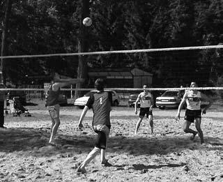 Sportowe zmagania 14 czerwca 2009 roku na plaży miejskiej w Skępem odbył się I Turniej Piłki Plażowej o Puchar Burmistrza Miasta i Gminy Skępe.