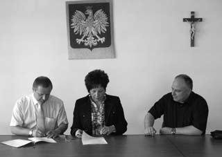 W planach na przyszły rok wraz z Gmina Chrostkowo przewidujemy również budowę drogi Jarczewo Lubowiec Makówiec. Inwestycja ta realizowana byłaby w ramach programu budowy dróg lokalnych tzw.