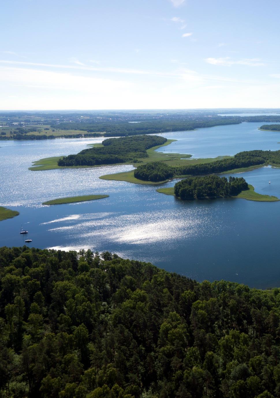 Dlaczego Mazury? Cud natury w ogłoszonym w 2011 r. międzynarodowym konkursie New7Wonders Mazury zostały uznane jako jedno z 14 najpiękniejszych miejsc na Ziemi, w kategorii cud natury.