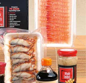 500 g makaronu typu udon - 4 jajka ugotowane na twardo - 1 płat suszonych alg nori pocięty na wąskie