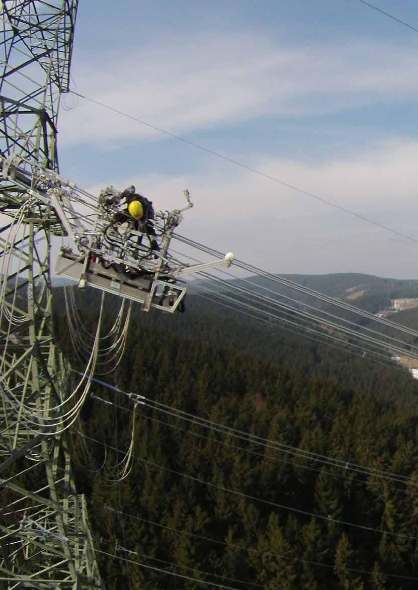 SZKOLENIE NA OPERATORA WÓZKA LINIOWEGO 1 dzień Budowa i elementy wózka liniowego Urządzenia sterujące i funkcje Zastosowanie urządzenia Bezpieczna obsługa i prawidłowe zawieszanie wózka liniowego
