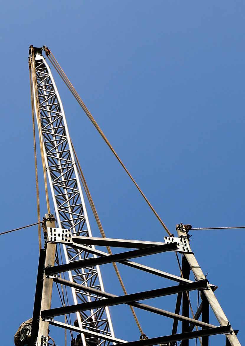 MONTAŻ KONSTRUKCJI WSPORCZYCH ZA POMOCĄ WCIĄGARKI BĘBNOWEJ 1 1/2 dnia Sposoby montażu Rodzaje i sposób stosowania masztów montażowych Parametry techniczne sprzętu Obliczanie parametrów dla