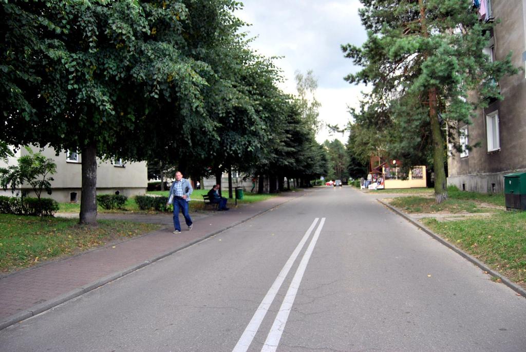 15. Bukowno - ul. Wojska Polskiego i Ul. Zwycięstwa - szpaler lipowy start:50.26762, 19.46153, koc:50.26641, 19.